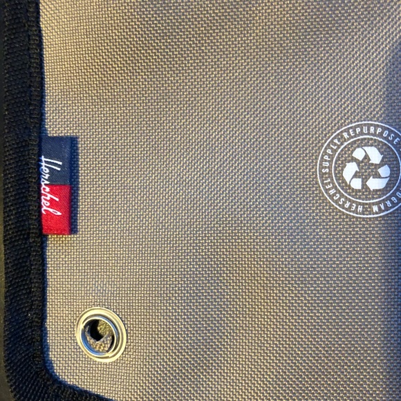 Herschel Supply Co Repur Pencil Case - Picture 4 of 5